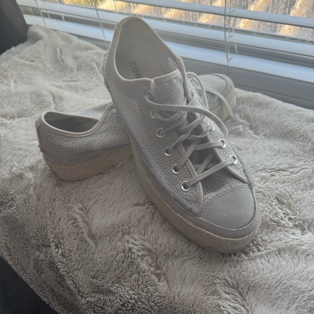 Converse Low Top Sneakers in Light Gray and Cream